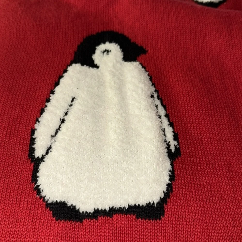 Queens West Christmas 2024 penguin oversized throw